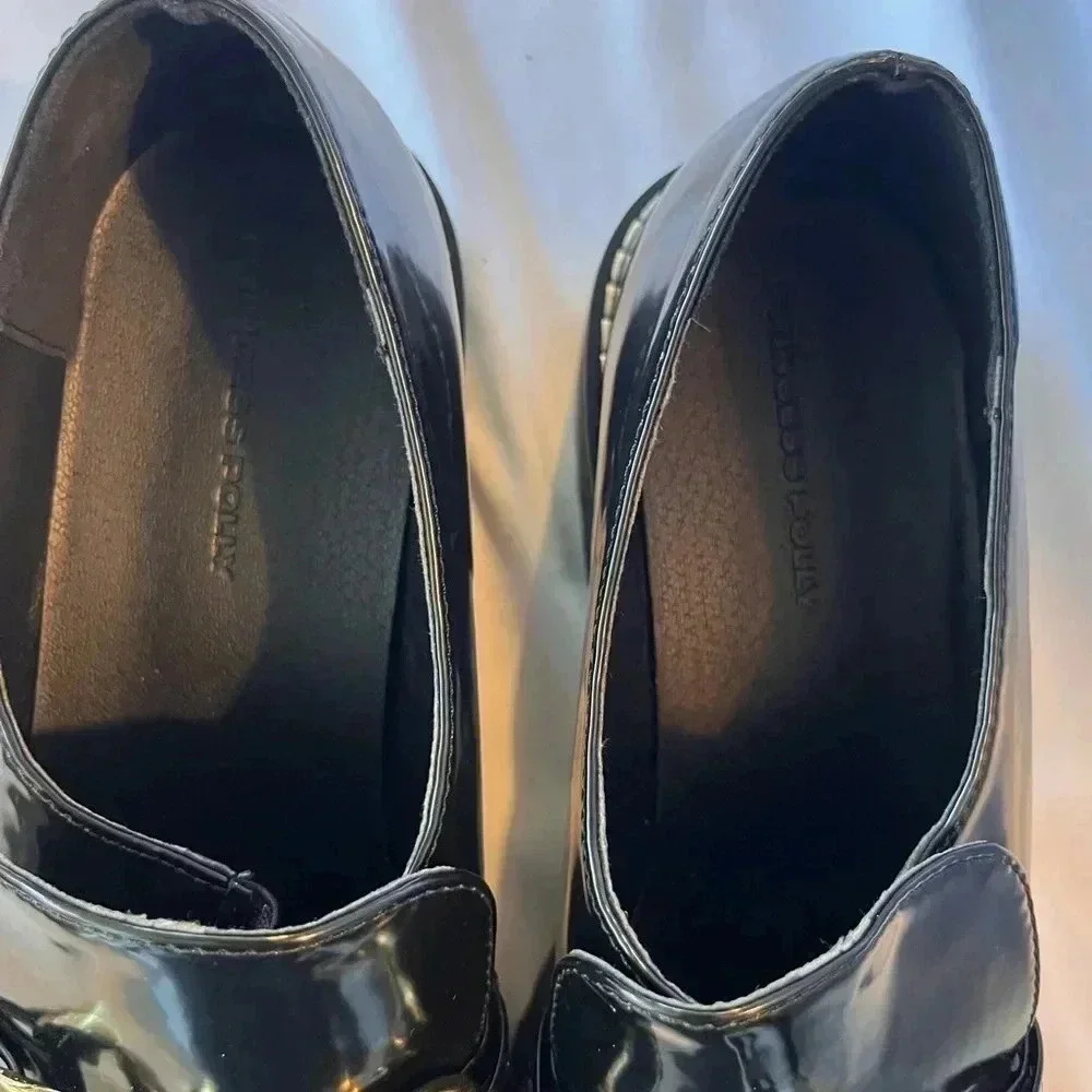 💗 Princess Polly Loafers - Size 9